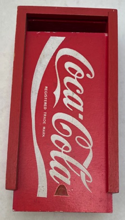 5730-1 € 5,00 coca cola houten pennenbakje.jpeg